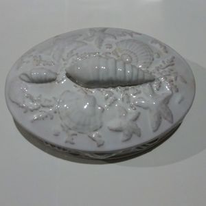 Ceramic seashell beach vanity box